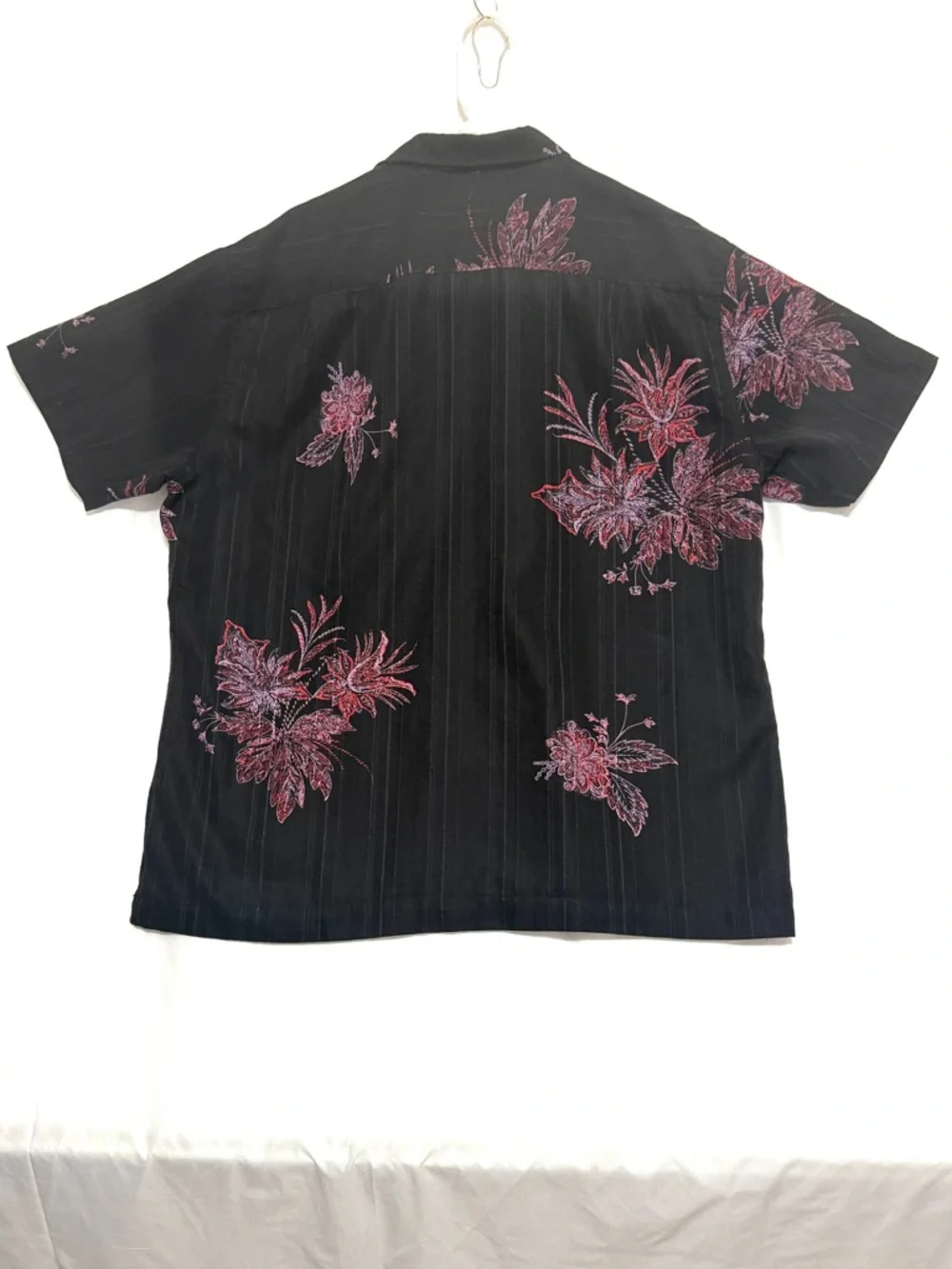 Van Heusen Black Short-Sleeve Button-Down Shirt with Floral Print, size XL